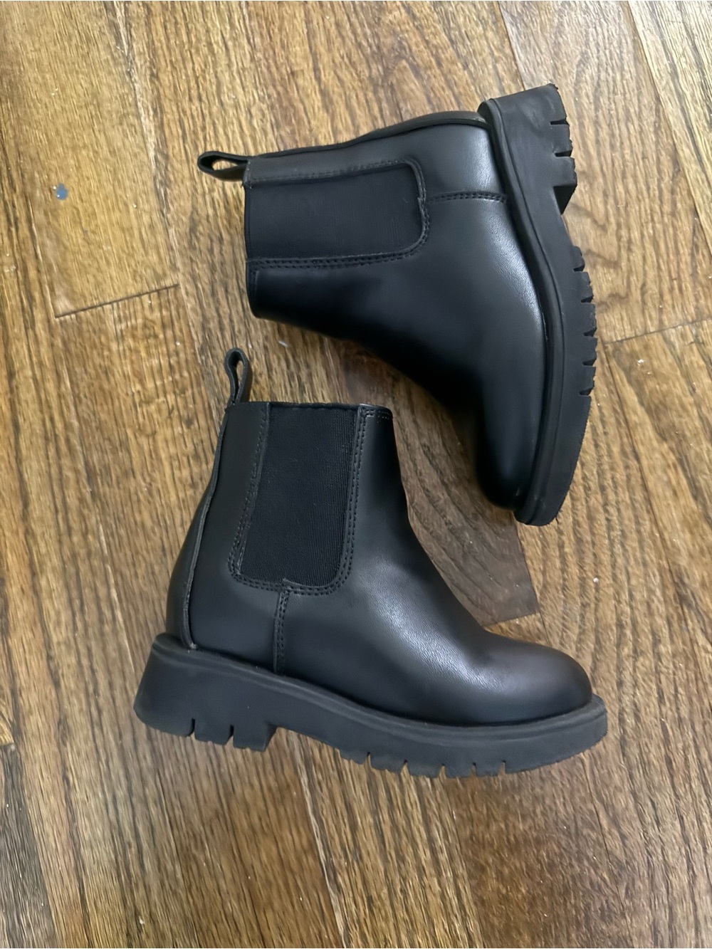 GAP Kids Black Chelsea Boots with Pull Tabs